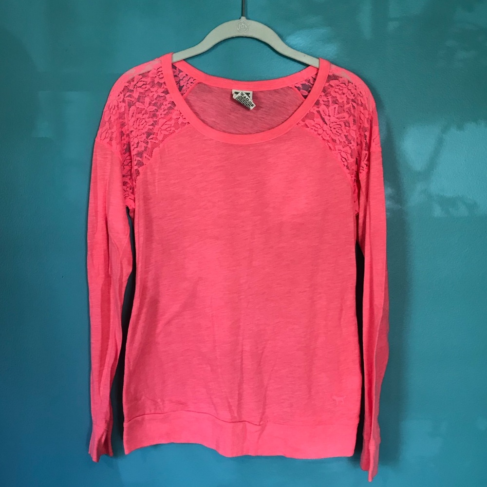 😍VS PINK lace tee😍